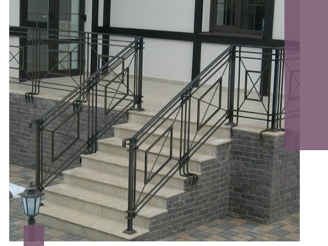 Перила для крыльца в Карасуке — монтаж, изготовление и установка