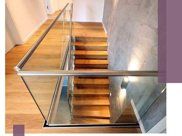 Перила для лестницы в доме — изготовление и монтаж в Карасуке