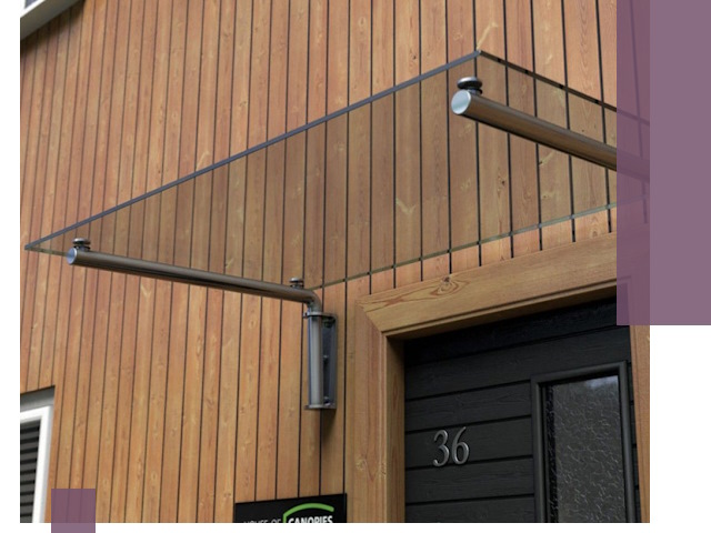 Стеклянные козырьки на входы и фасады в Карасуке