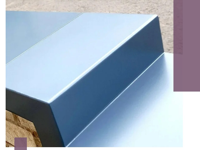 Крышки на парапет в Карасуке: изготовление и монтаж под ключ