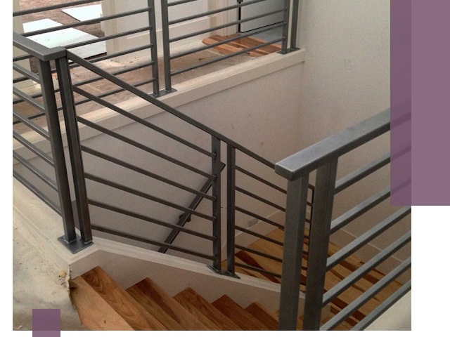 Изготовление поручней из металла и дерева в Карасуке